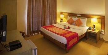 Oyo Premium Iffco Metro Hotel