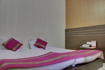 Oyo Rooms, Cyber Park
