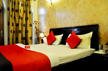 Oyo 386 Lotus Panache 3*