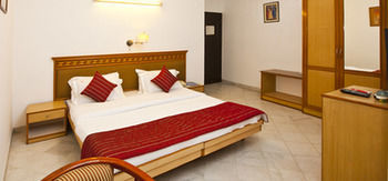 Hotel Oyo Sahara Mall Gurgaon