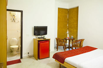 Oyo Sahara Mall Hotel Gurgaon