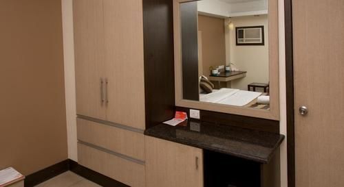 Hotel Pacific Huda Centre Sec 41 3*