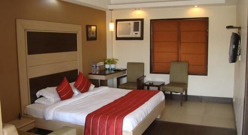Hotel Pacific Huda Centre Sec 41