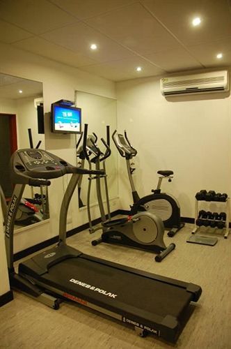 Hotel Red Earth 2*