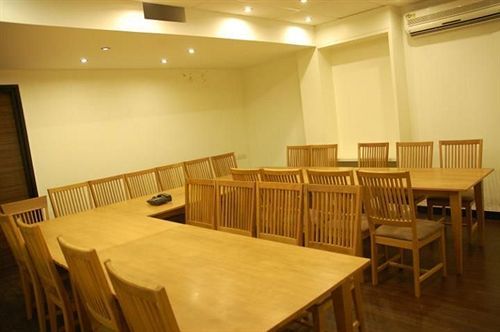 Hotel Red Earth Gurgaon