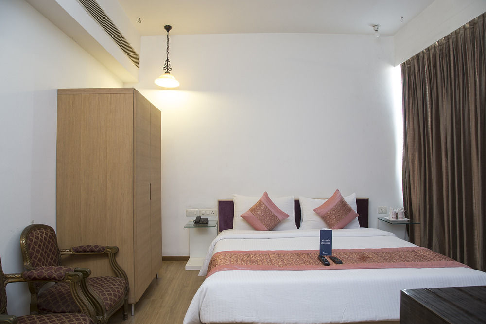 Fabhotel Mg Road Iffco Chowk