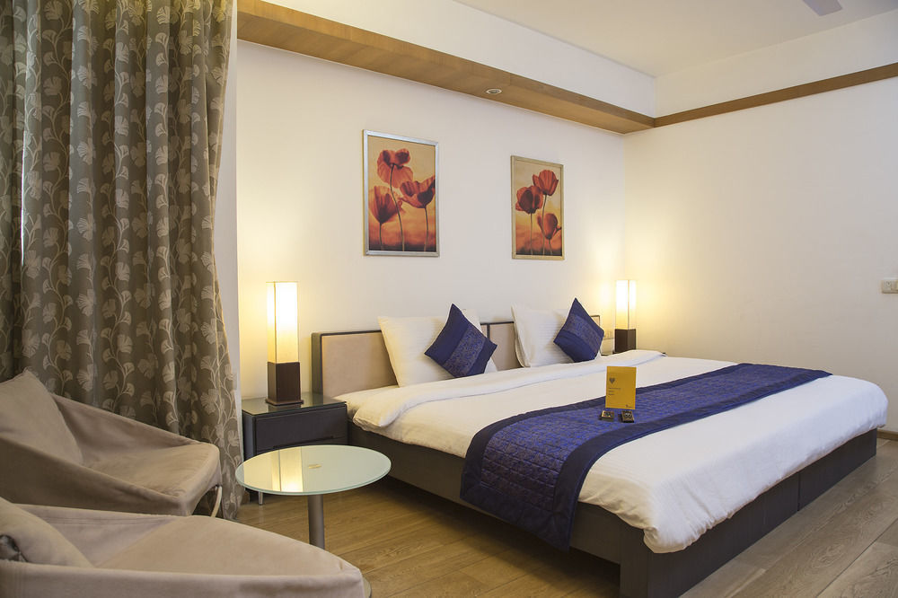 Hotel Fabhotel Mg Road Iffco Chowk