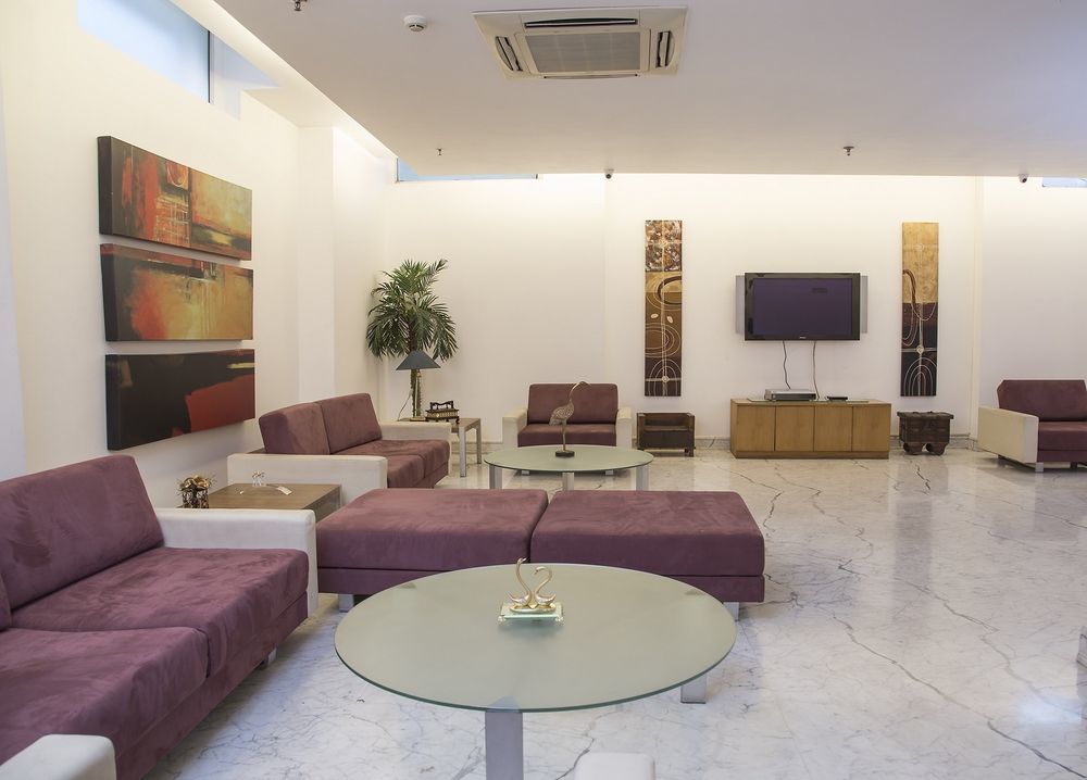 Hotel Fabhotel Mg Road Iffco Chowk