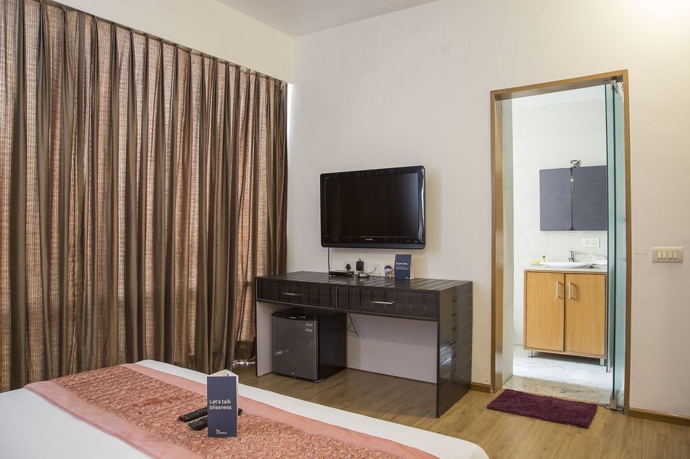 Hotel Fabhotel Mg Road Iffco Chowk