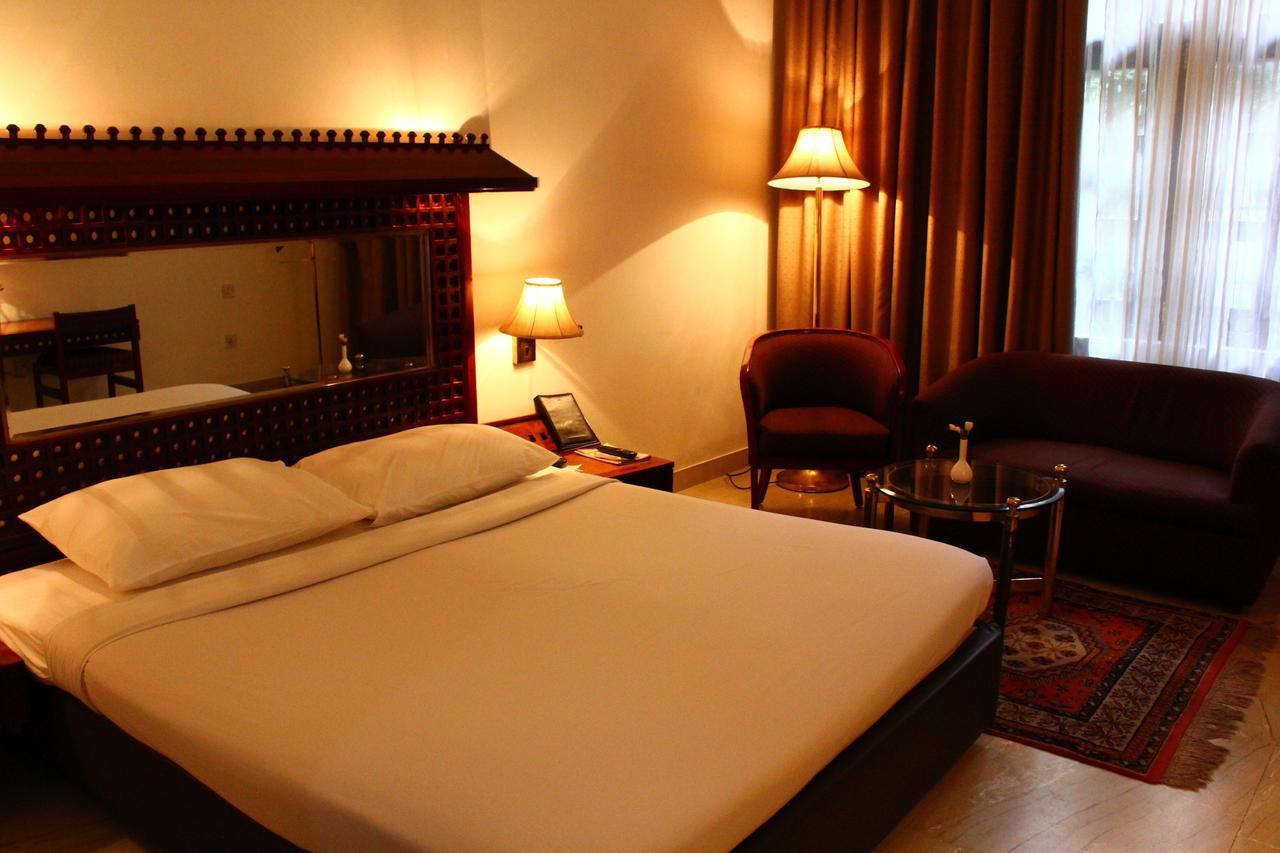 Resort Ashok Country 4*