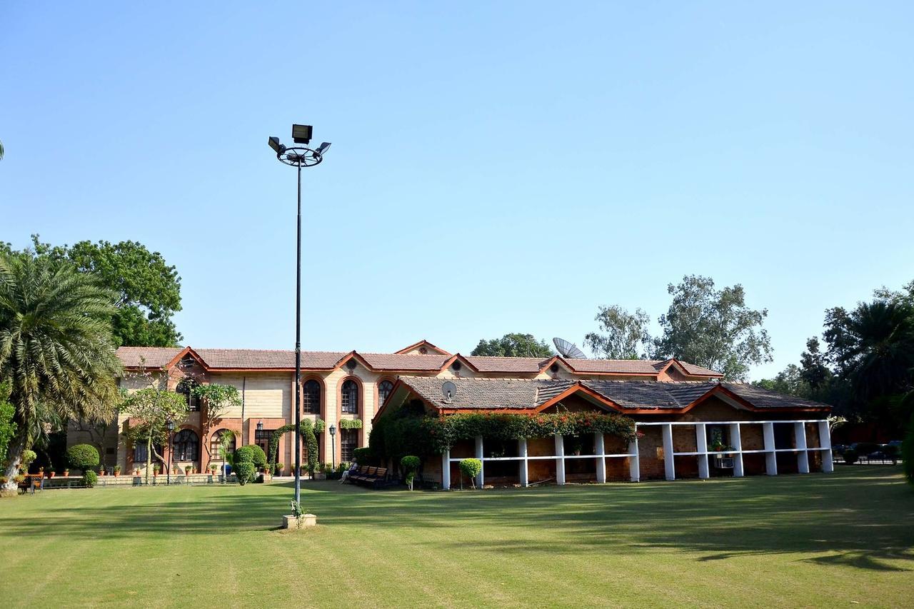 Ashok Country Resort 4*