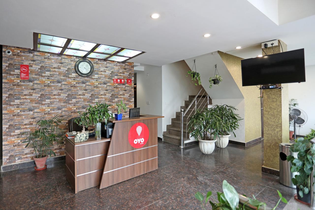 Capital O 10025 Hotel Flora Inn Gurgaon