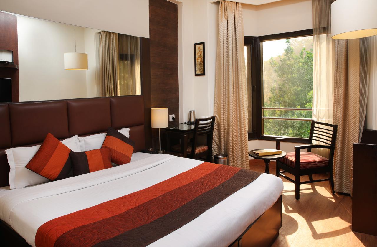 Guest house Ahuja Residency Cyber Ii Gurgaon