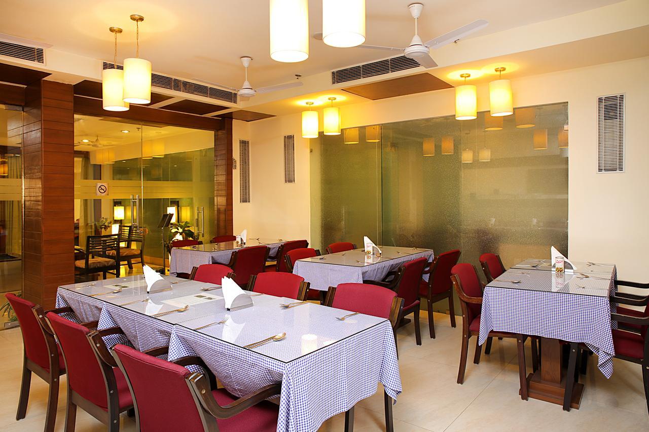 Guest house Ahuja Residency Cyber Ii Gurgaon