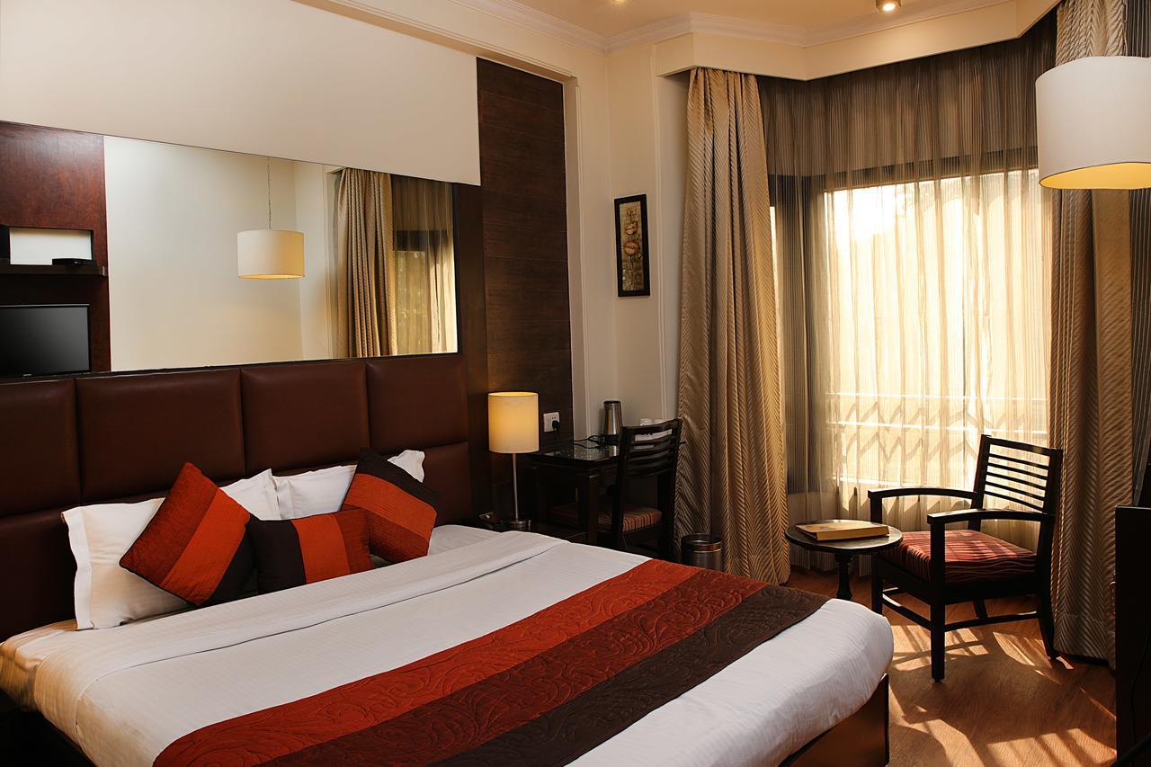 Guest house Ahuja Residency Cyber Ii Gurgaon