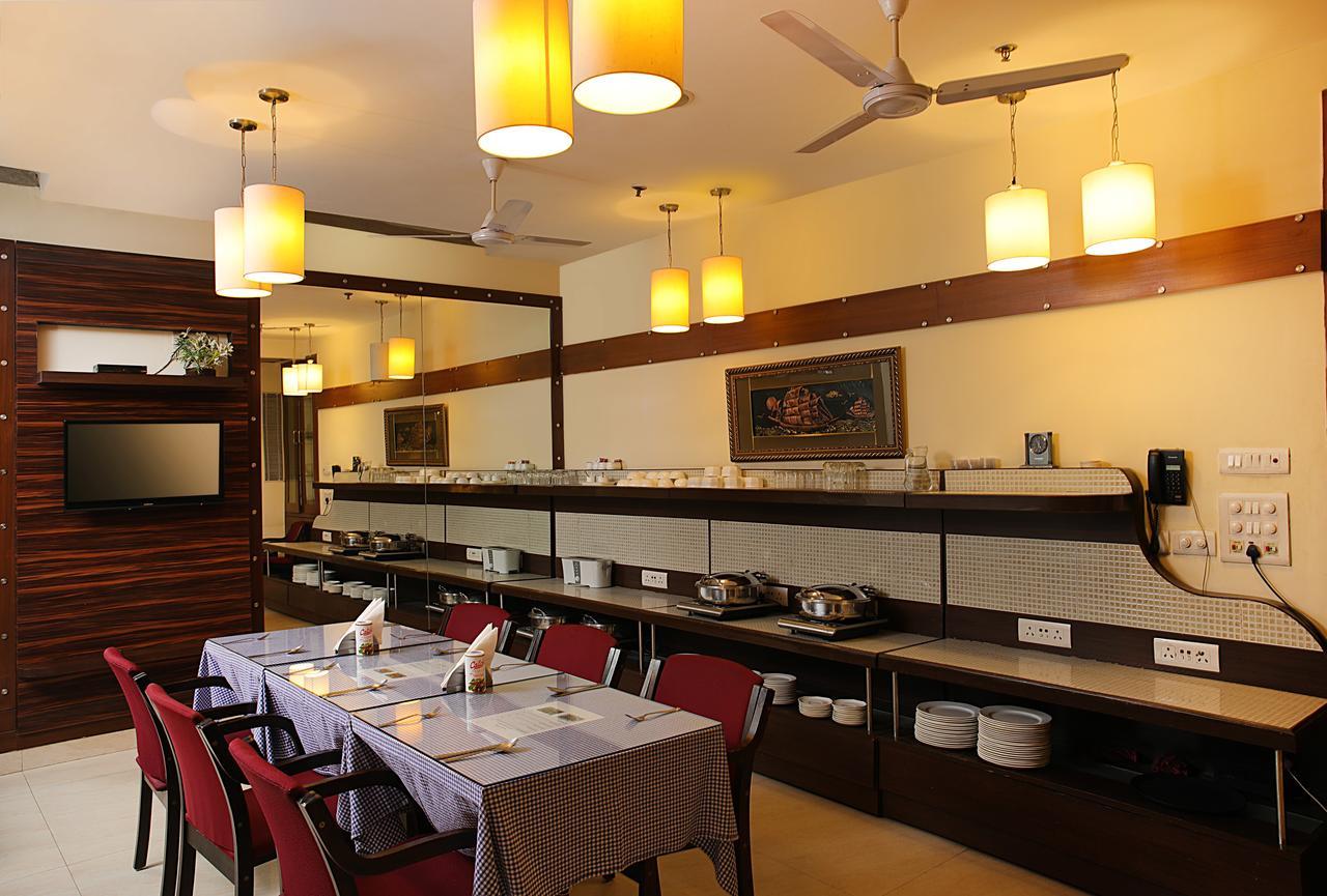 Guest house Ahuja Residency Cyber Ii 3*
