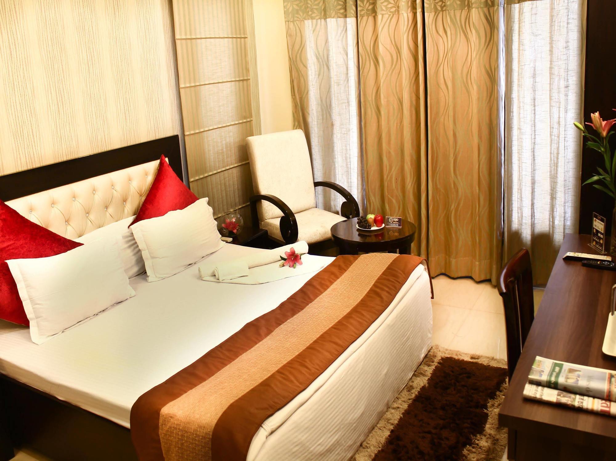 Oyo Premium South I