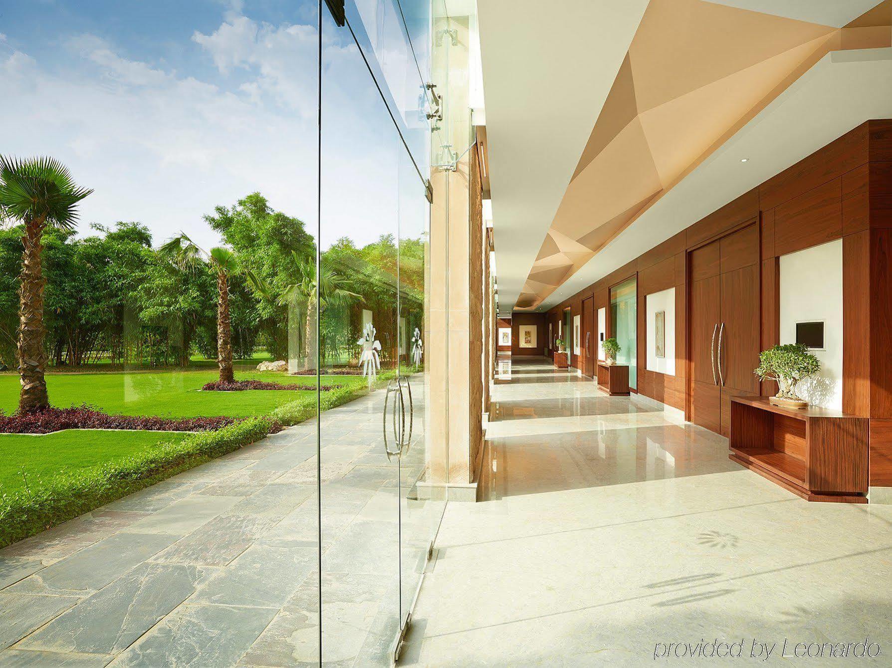 Taj Damdama & Spa, Gurugram 5*