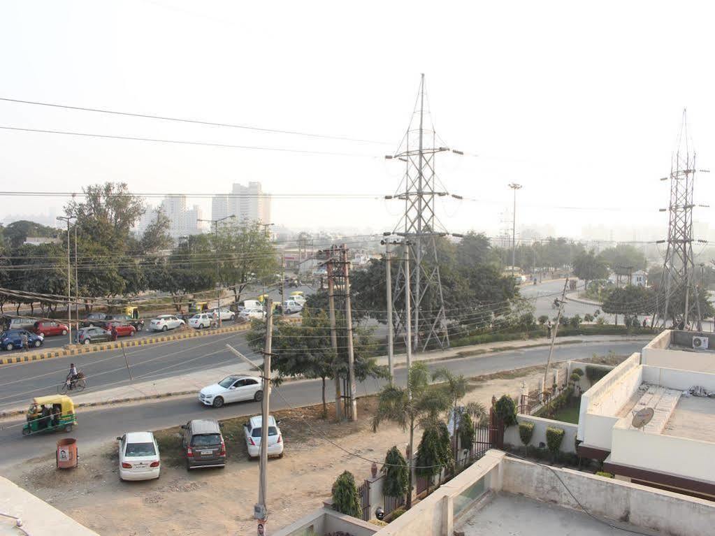 Oyo Cyber Park Ii Hotel Gurgaon