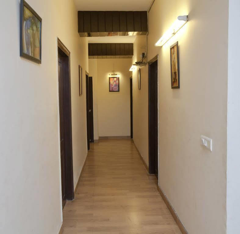Oyo Sushant Lok A Block 3* Gurgaon