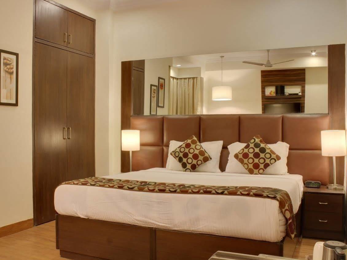 Oyo Premium Cyber Hub Hotel 3*