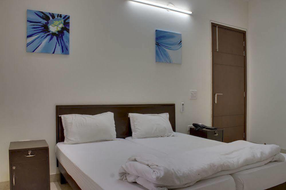 Oyo Sohna Road Hotel 3*