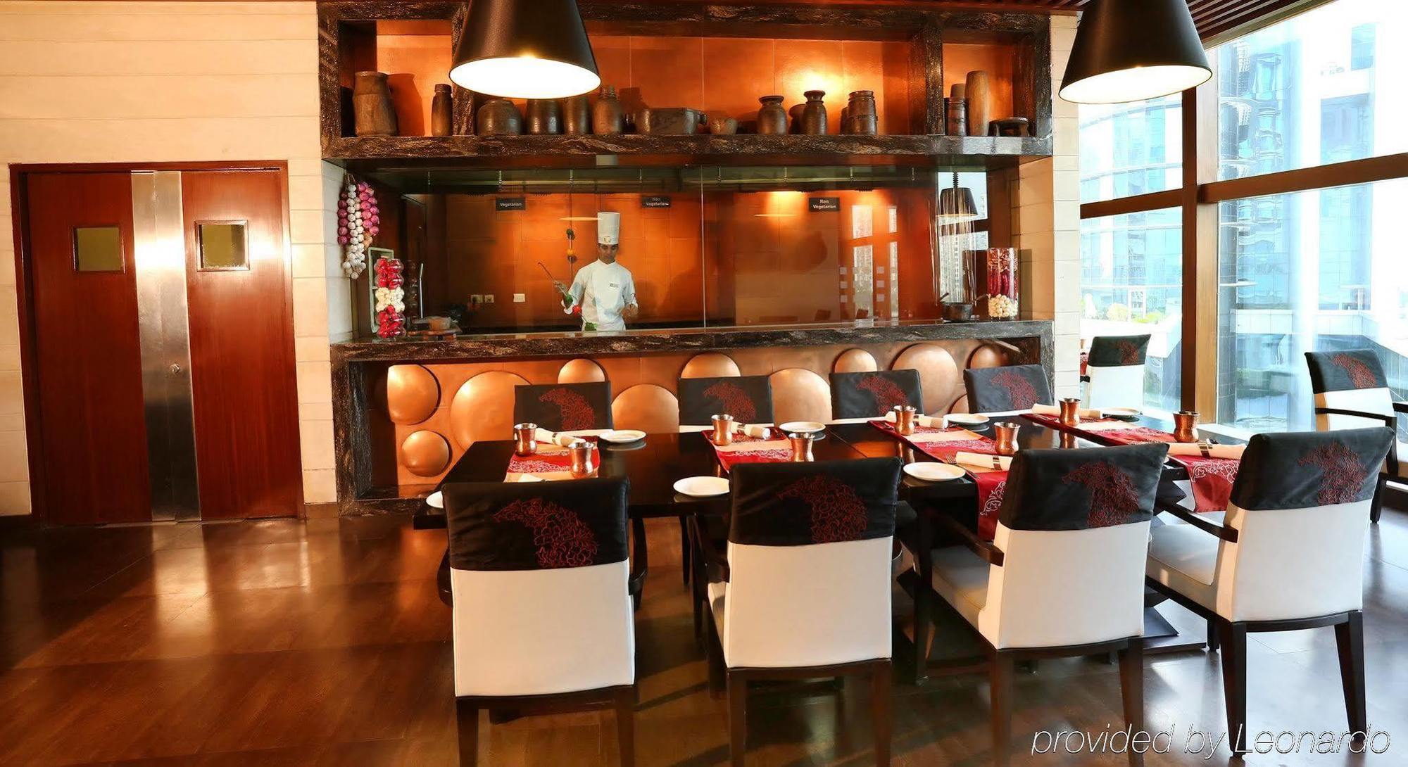 Hotel Radisson Gurugram Sohna Road Center 5*