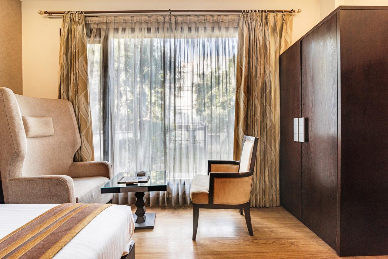 Royal Mg Road Hotel Gurgaon