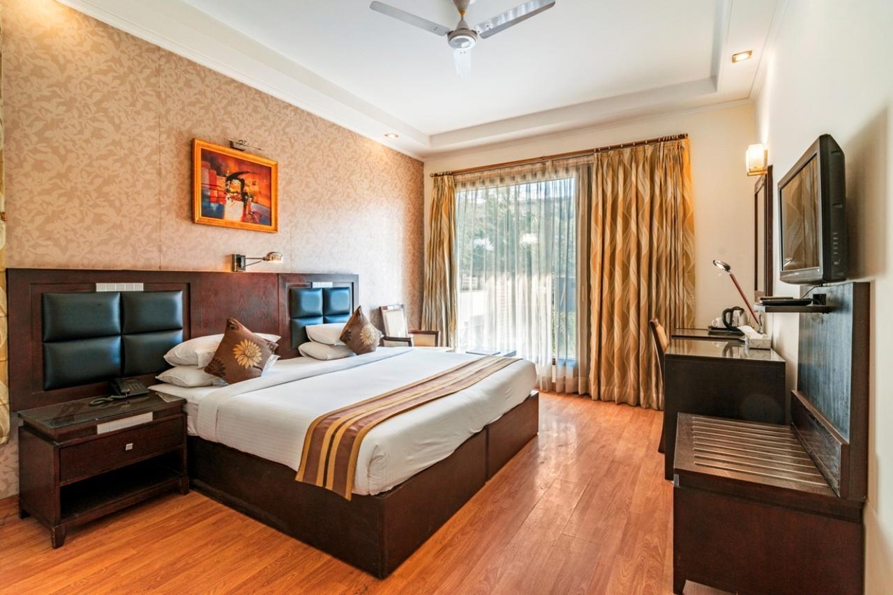 Royal Mg Road Hotel 3*