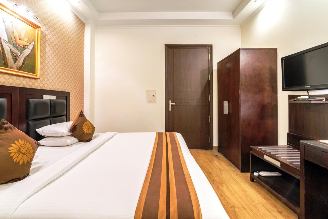 Royal Mg Road Hotel Gurgaon