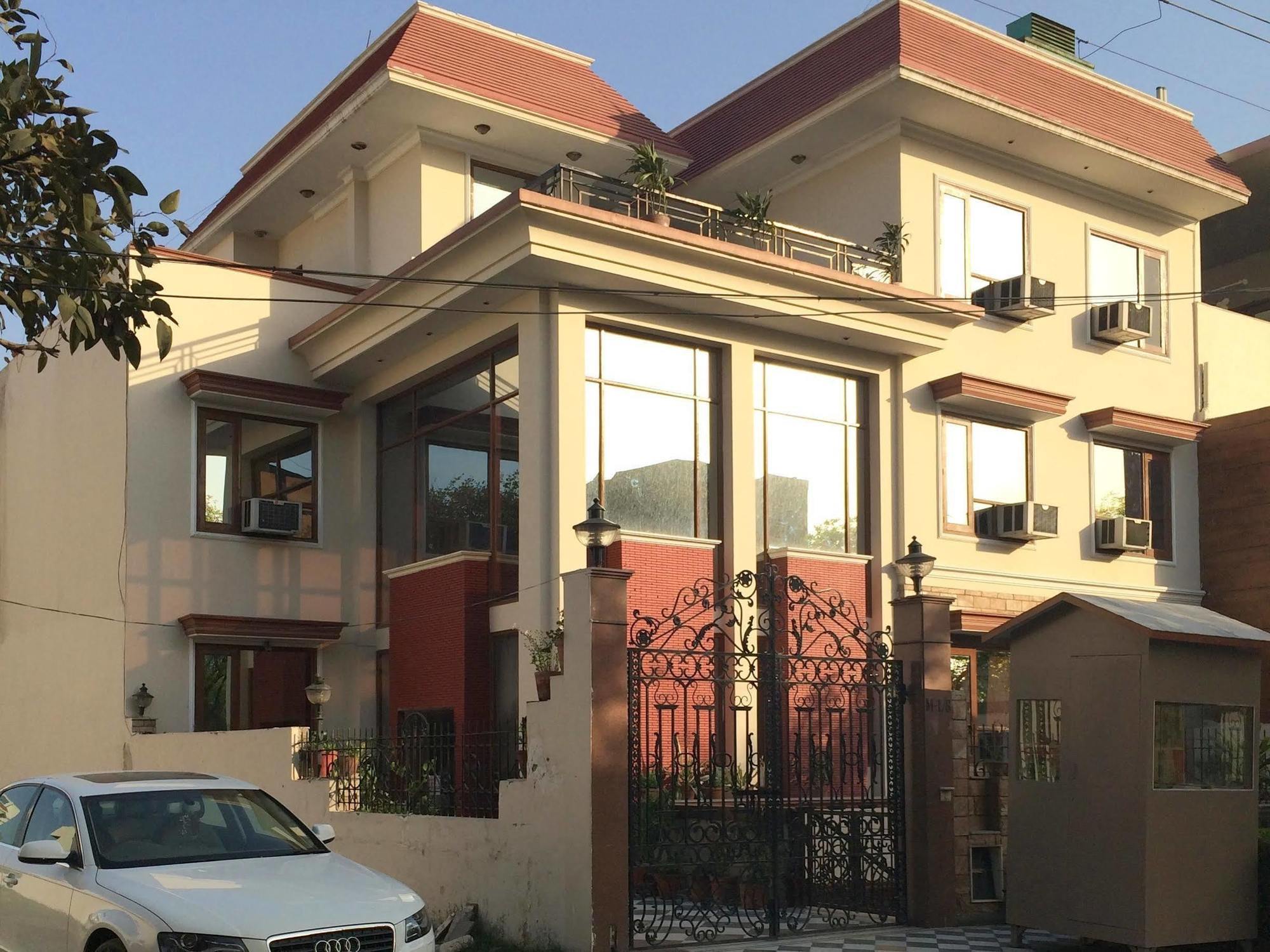 Shakuntlam Hotel