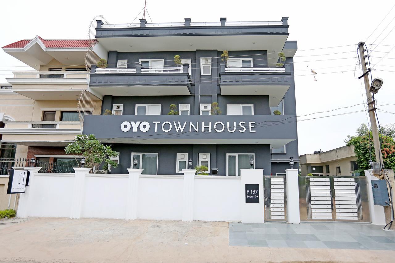 Hotel Oyo Townhouse 018 Medanta 3*