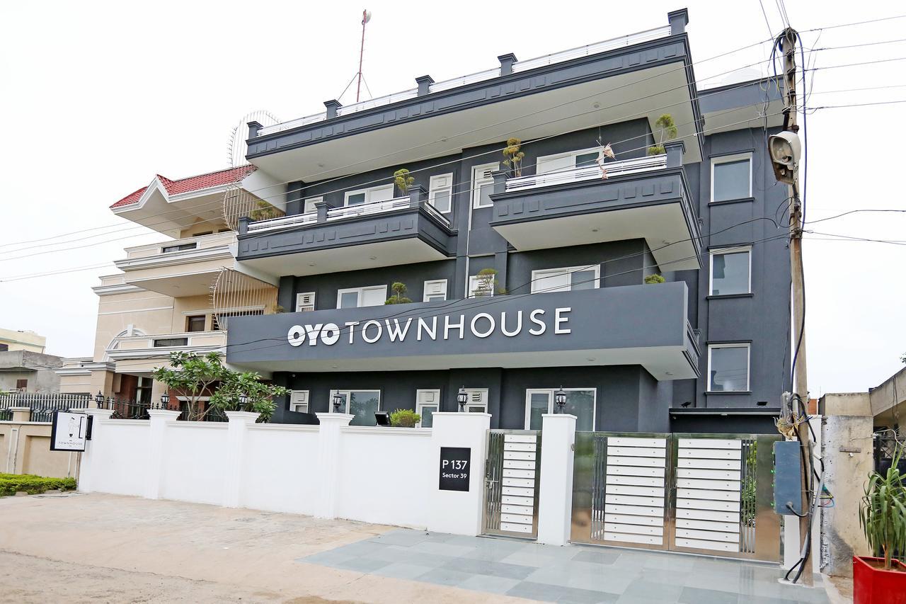 Oyo Townhouse 018 Medanta 3* Gurgaon