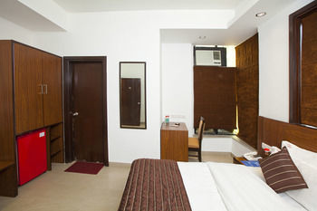 Hotel Oyo Sahara Mall 2*