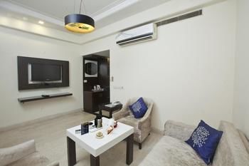 Hotel Oyo Premium Sikandarpur Metro 2
