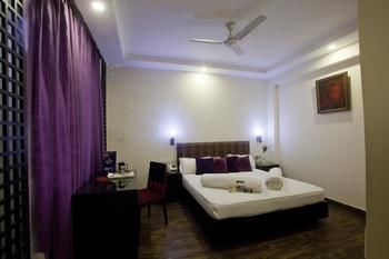 Hotel Oyo Premium Sikandarpur Metro 2 3*