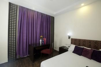Oyo Premium Sikandarpur Metro 2 Gurgaon