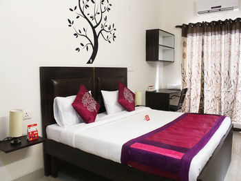 Oyo Sector 49 Hotel