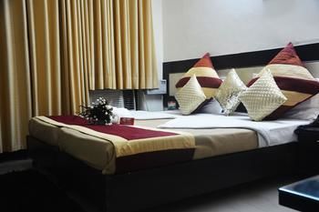 Oyo Sikanderpur Metro 3*