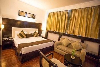 Hotel Crossroads 3*