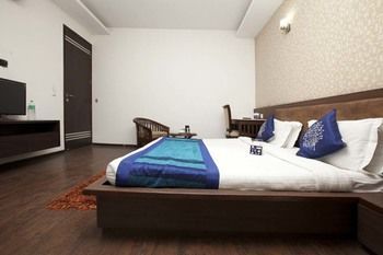 Oyo 2216 Live Hotel Gurgaon