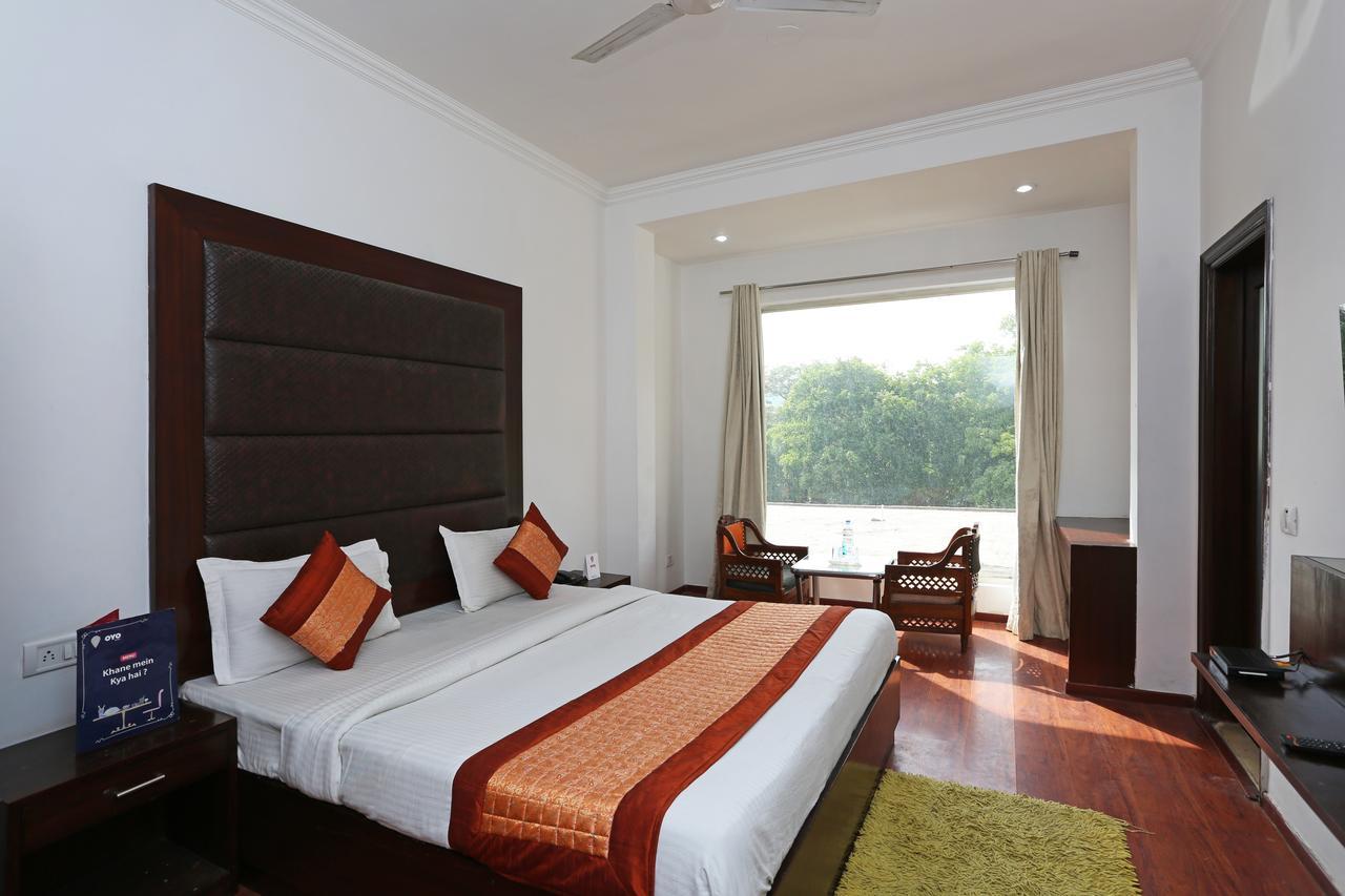 Hotel Oyo 8849 Pacific Gurgaon