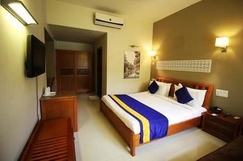 Oyo Premium Sector 14 Delhi Road Gurgaon