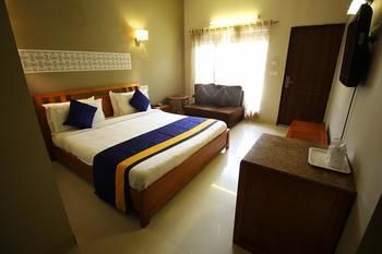 Oyo Premium Sector 14 Delhi Road Gurgaon 3*