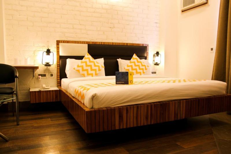 Hotel Fabhotel Daffodil Huda Center 3*