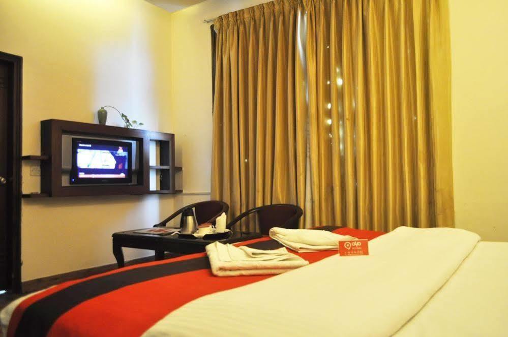 Oyo Premium Old 3* Gurgaon