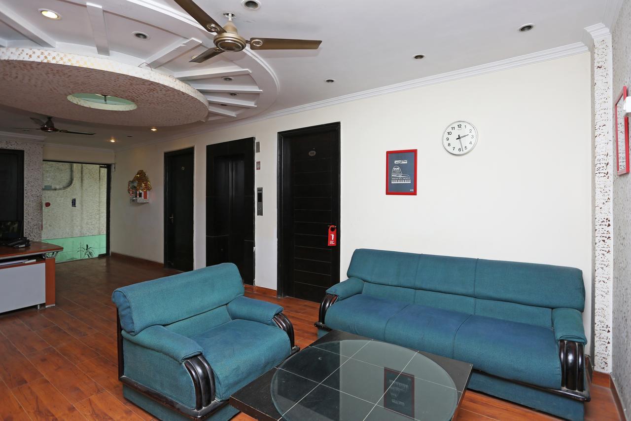 Oyo 6895 Cybercity & 2* Gurgaon