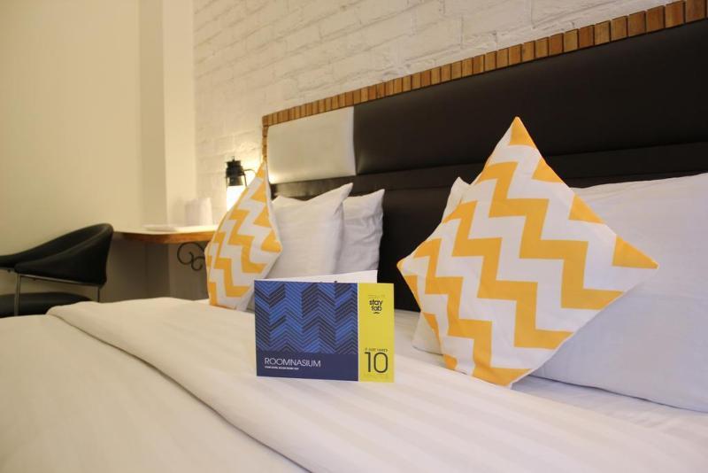 Fabhotel Daffodil Huda Center Hotel