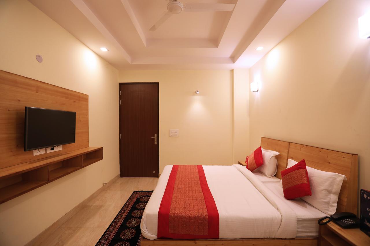 Oyo 10889 Residency Hotel 3*