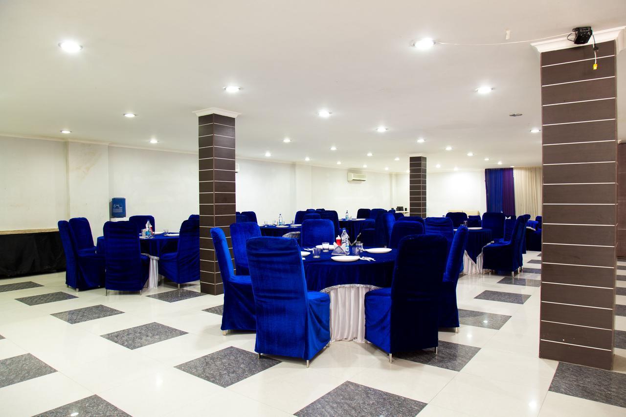 Oyo 8947 Vedanta Hotel 3*